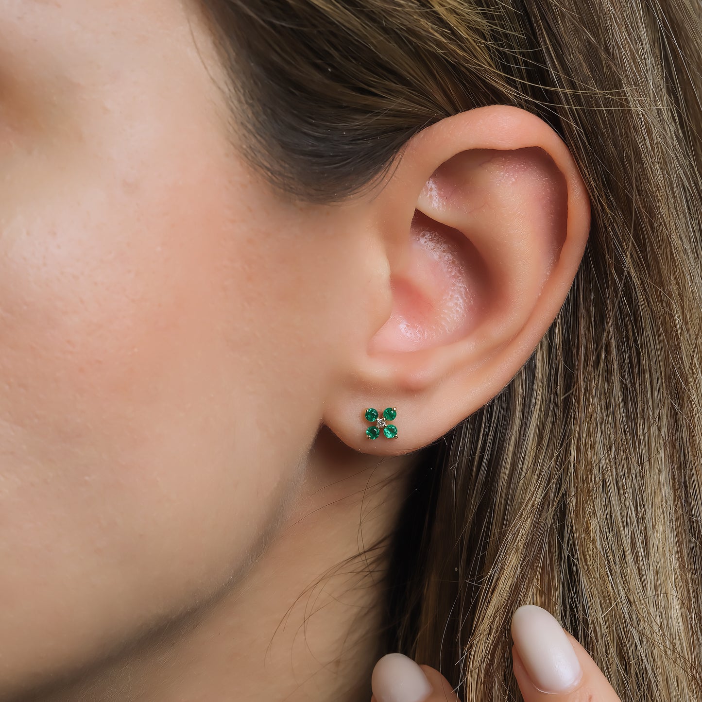 Minimal Yonca Zümrütlü Pırlantalı 14 Ayar Sarı Altın Küpe